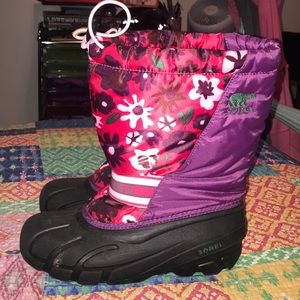 Snow boots